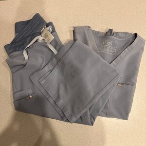 FIGS Scrub Set